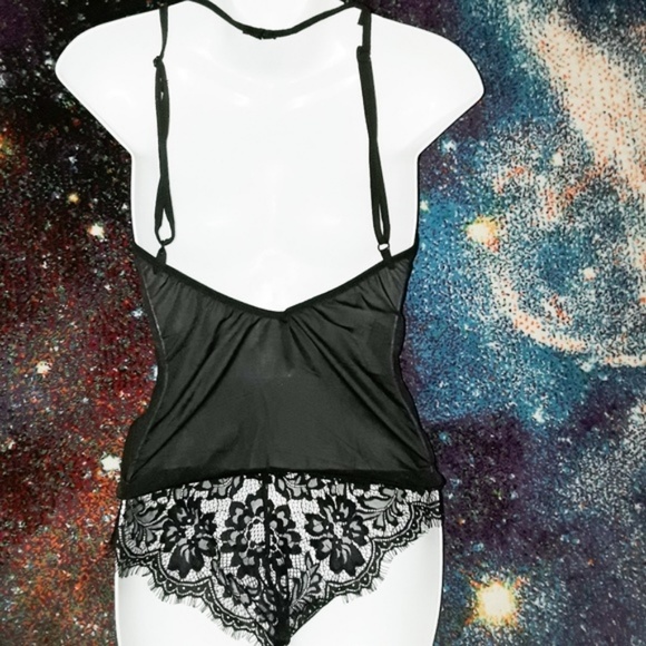 Black Eyelash Floral Lace Blousy Romper Bodysuit - Picture 8 of 8